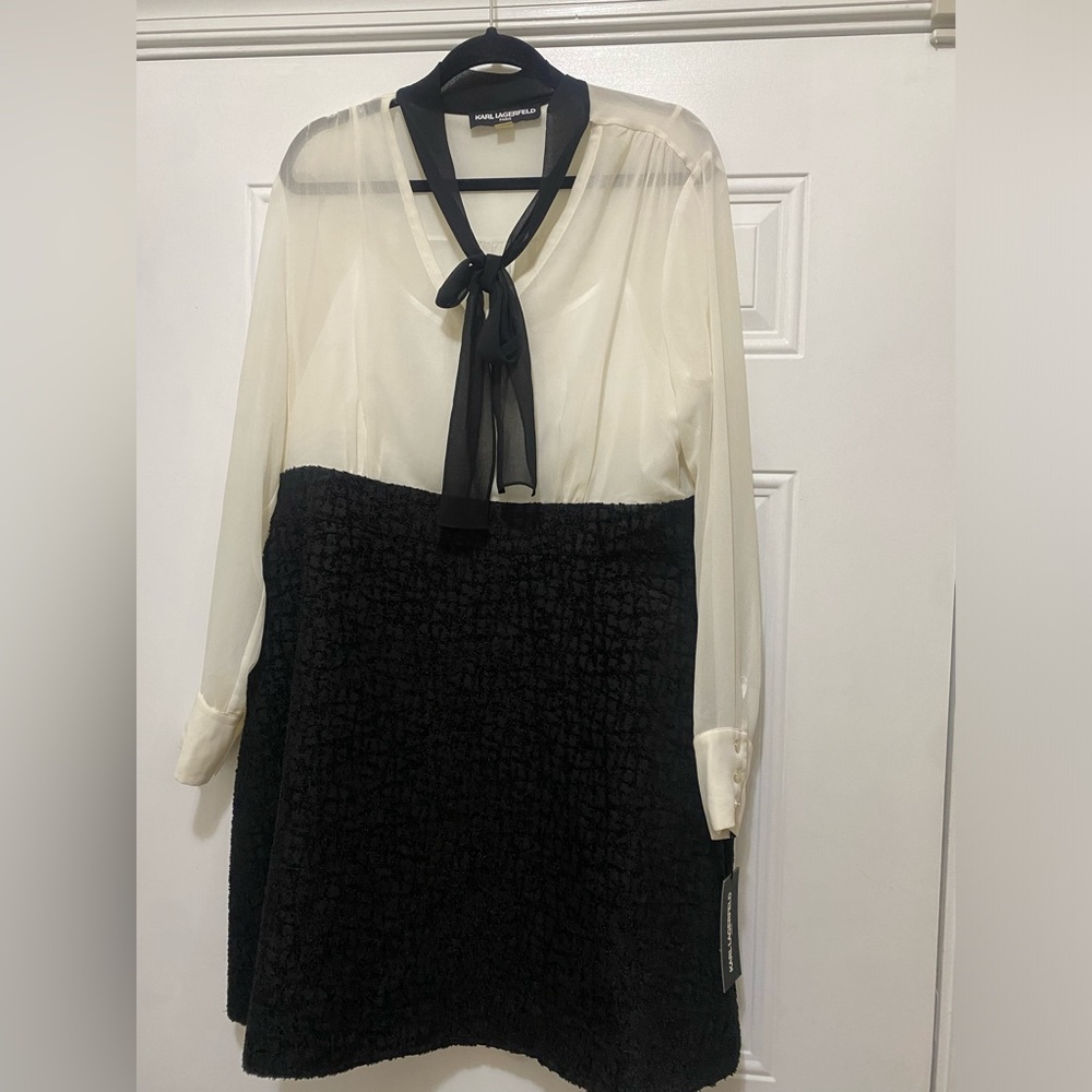 Karl Lagerfeld tie neck A- line dress
NWT $168 Size 16